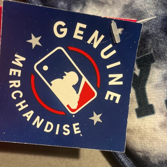 Women's Yankees Tie Dye House Slippers L (9-10) - Picture 5 of 5